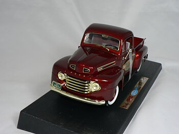 Ford F-1 Pick Up  1948    1:18  Road Legends  Limited Edition
