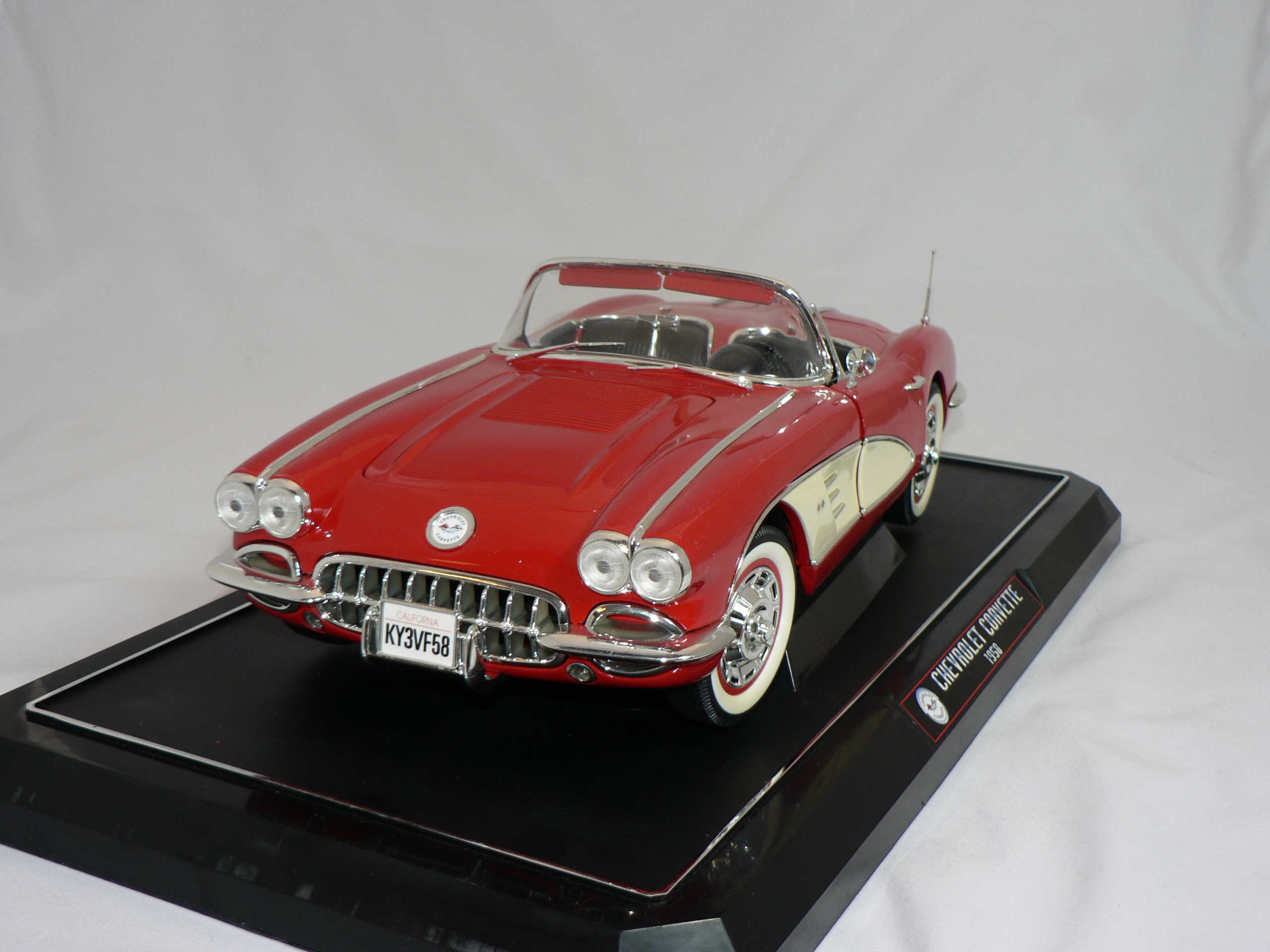 Chevrolet Corvette  -1958  1:12  Solido