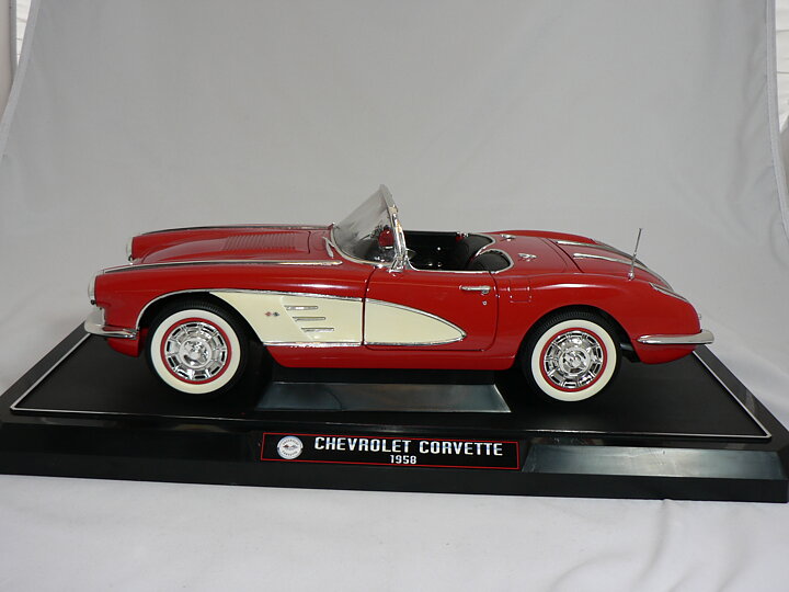 Chevrolet Corvette  -1958  1:12  Solido