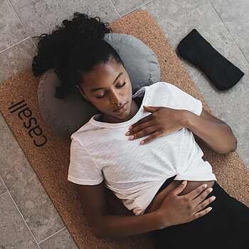 Meditation pillow halfmoon shape Warm grey