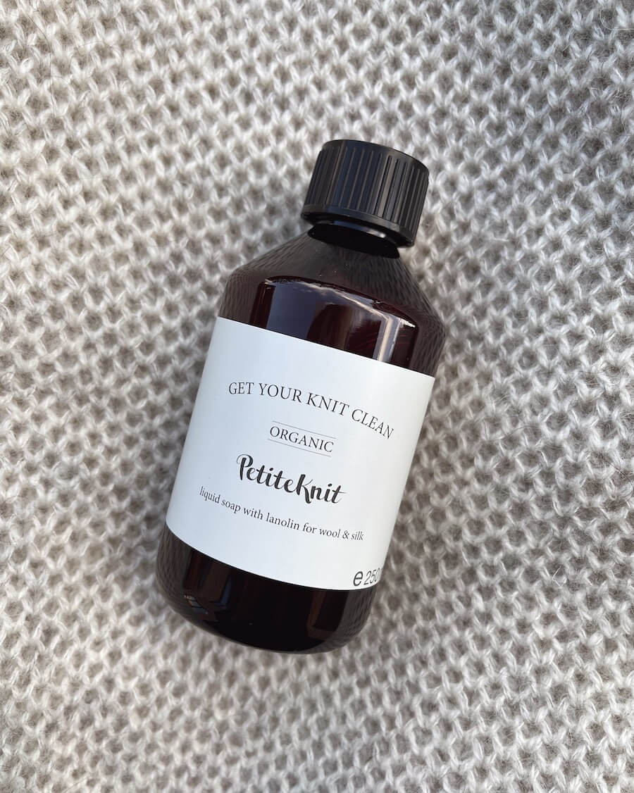 GET YOUR KNIT CLEAN WITH HELP FROM PETITEKNIT" - ORGANIC SOAP 250 ML