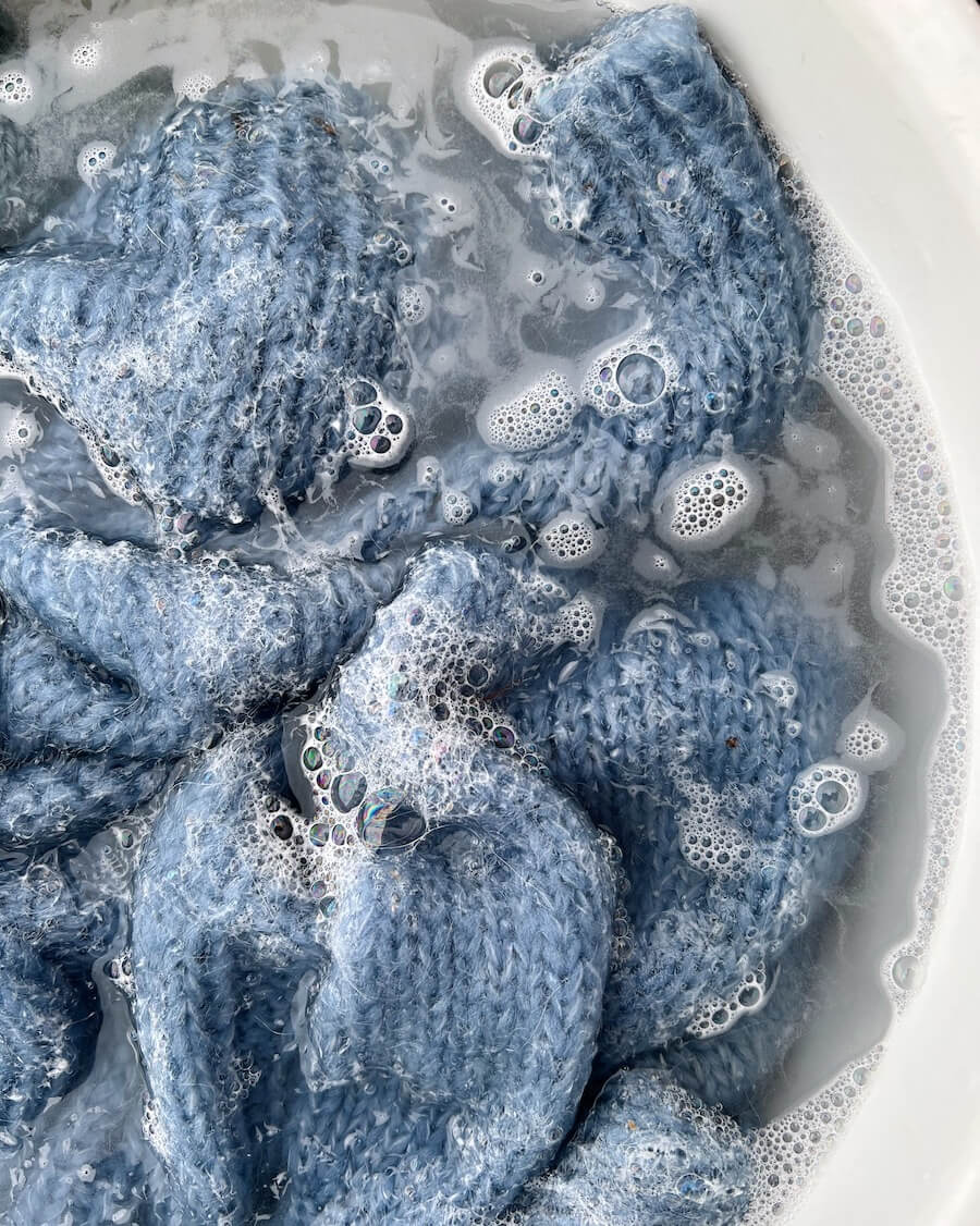 GET YOUR KNIT CLEAN WITH HELP FROM PETITEKNIT" - ORGANIC SOAP 250 ML - 3