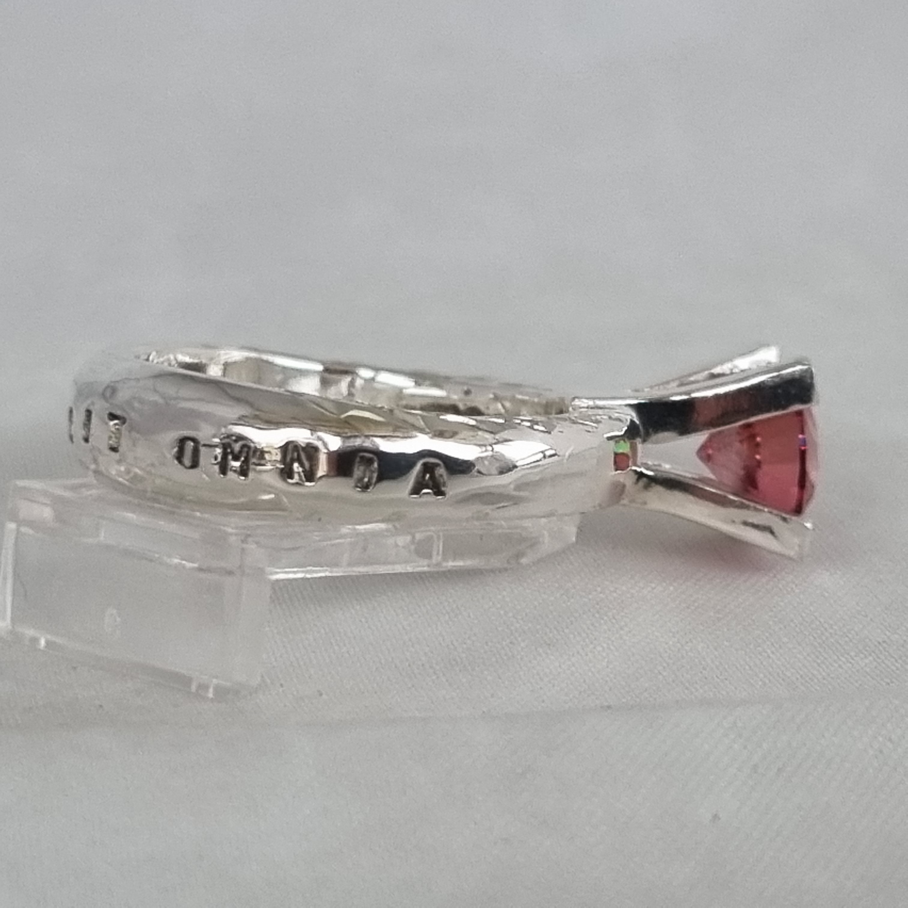 AMOR VINCIT OMNIA röd stl 19 - 2