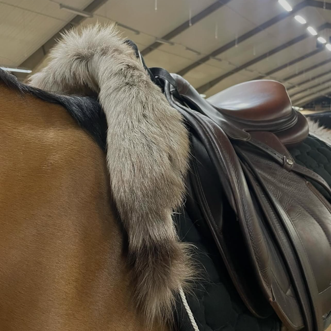 SADDLE PAD REINDEER FUR - 3