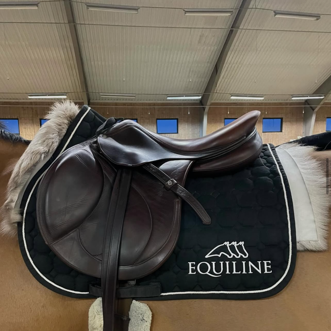 SADDLE PAD REINDEER FUR - 2