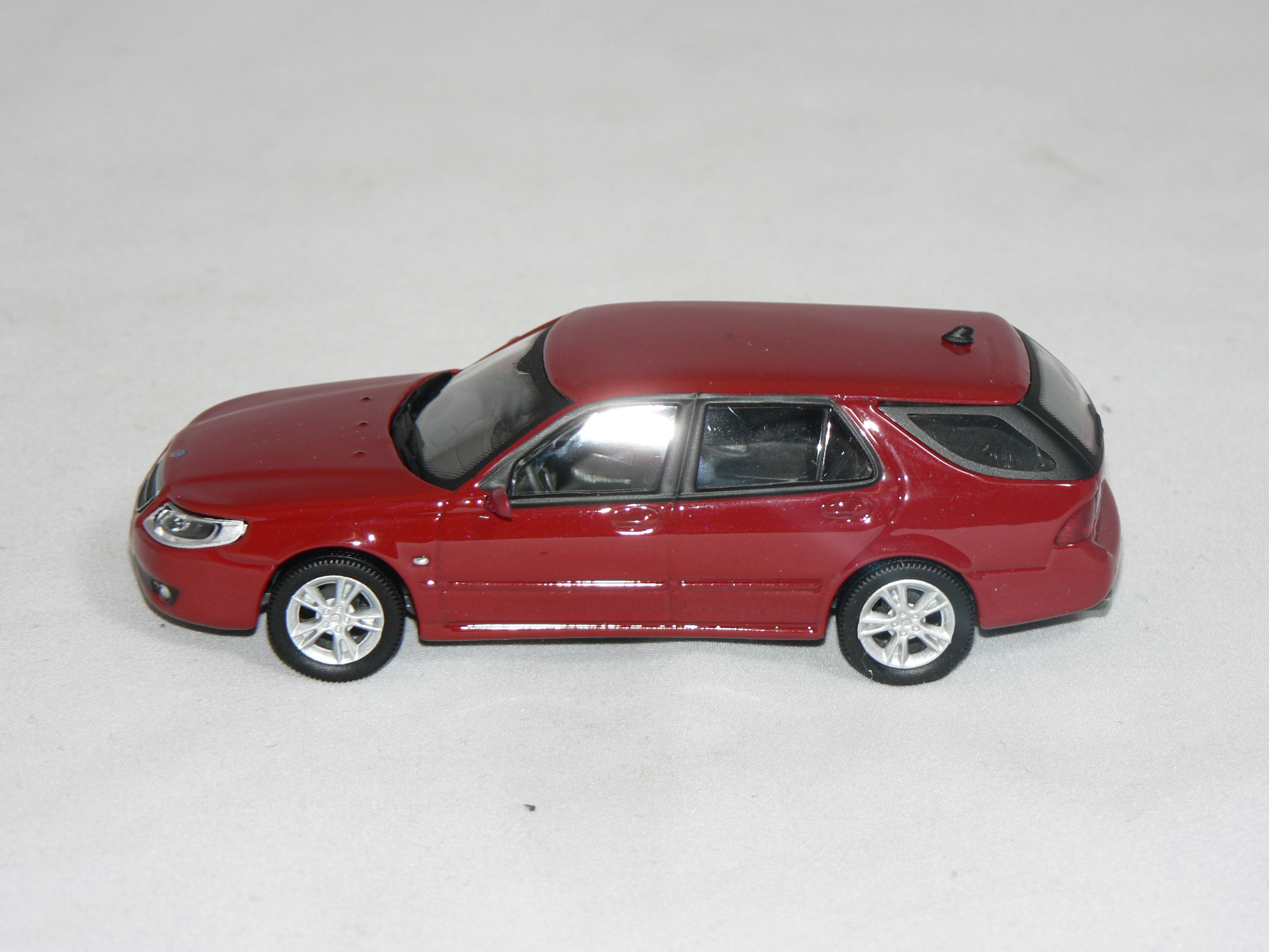 Saab 9,5  Combi  1:43  Hongwell - 3