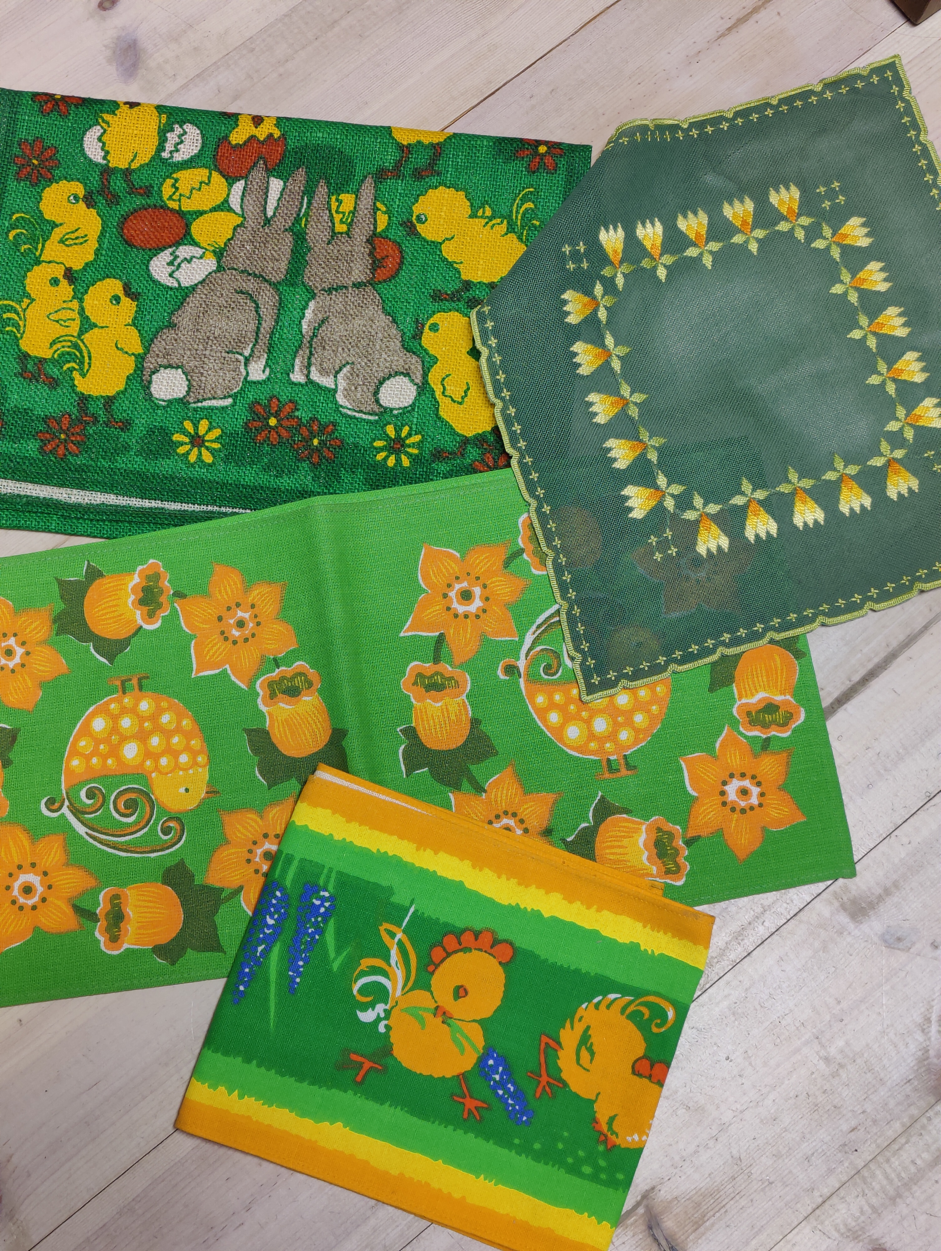 Blandade dukar i butik 