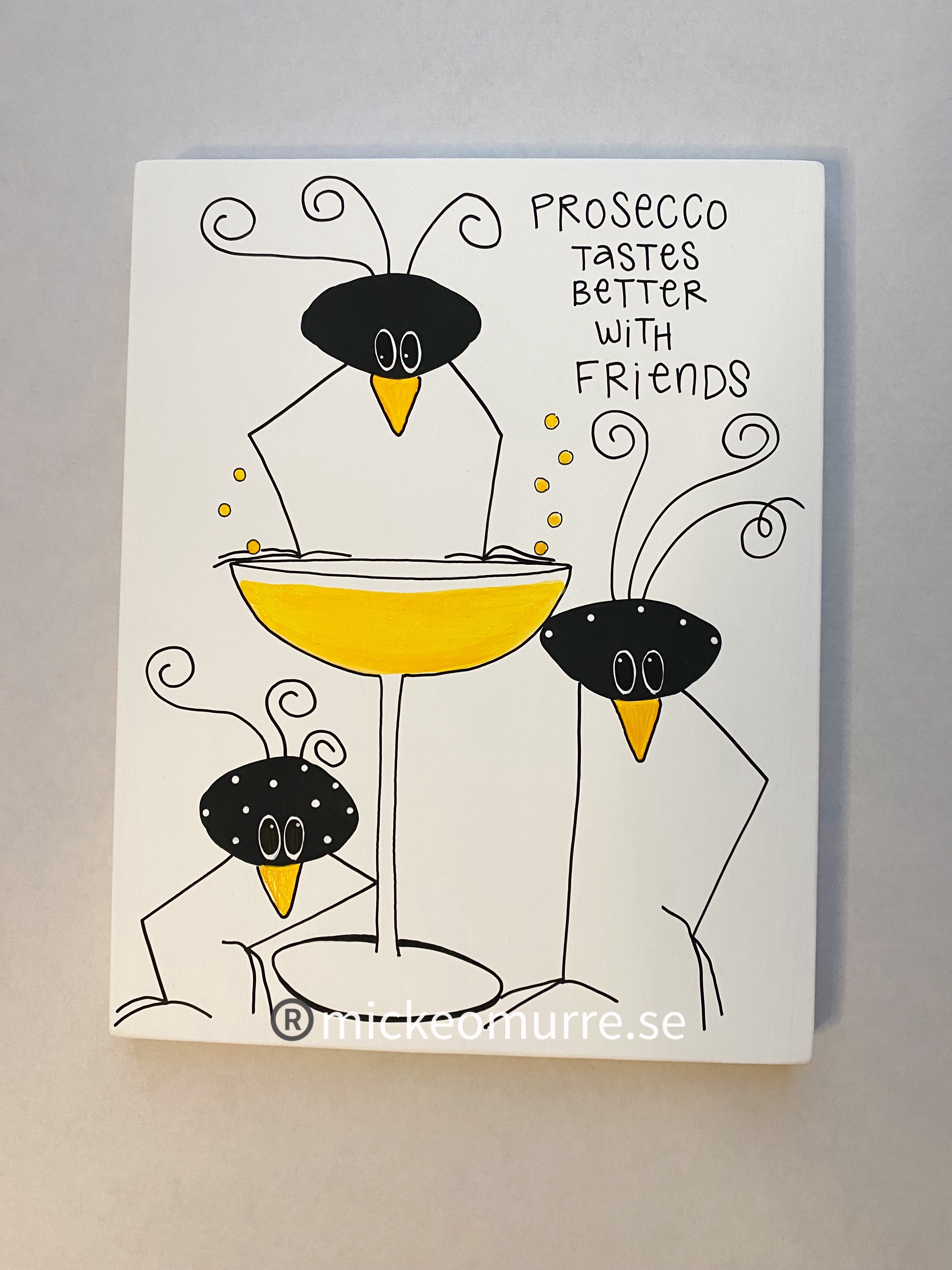 Prosecco taste better with friends