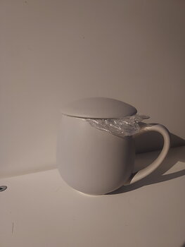 Keramikmugg med utagbar tesil, grå, 12x7cm