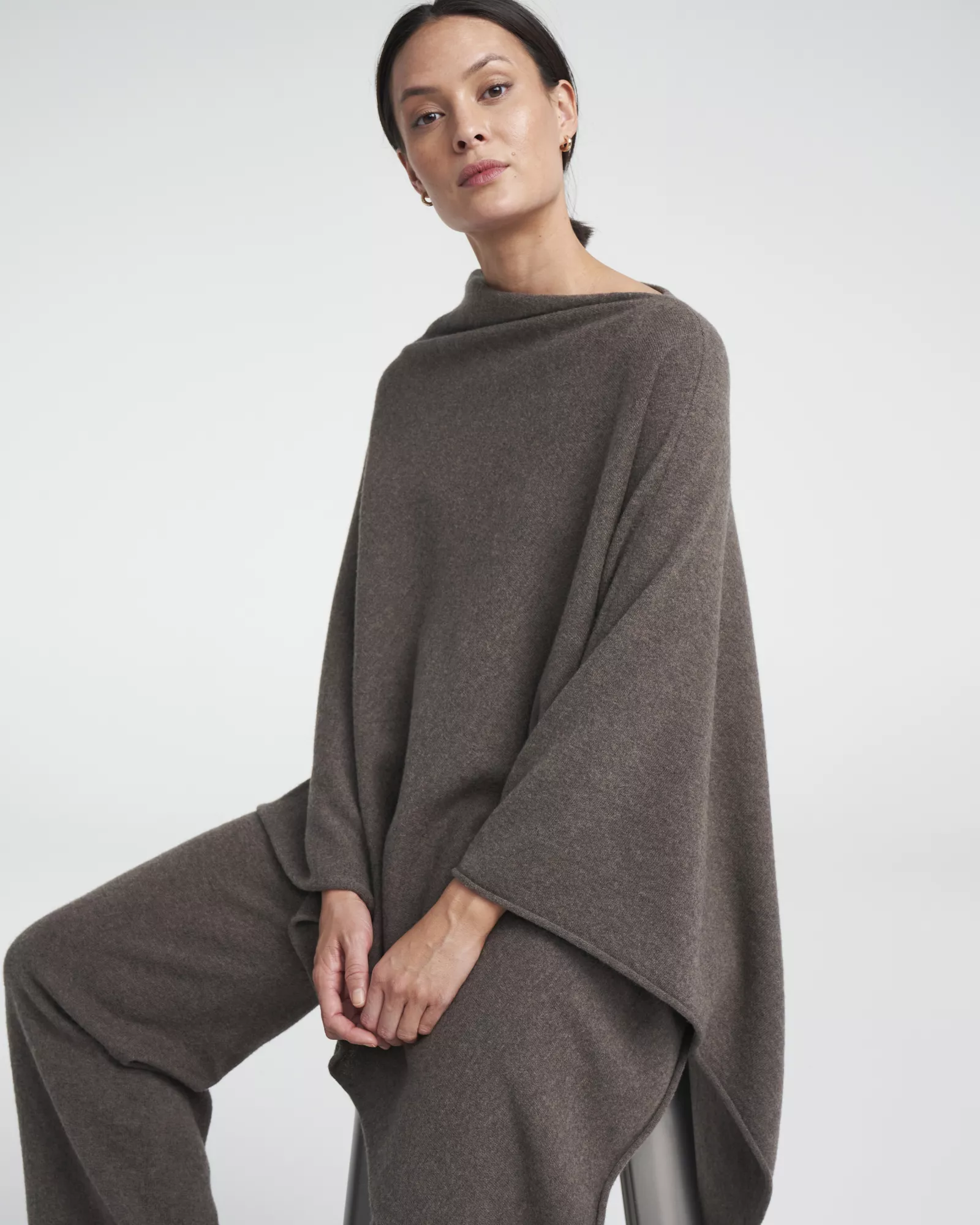 Sofie Poncho - Dark Taupe - Holebrook
