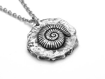 Ammonit Halsband, Fossil Smycke i Tenn