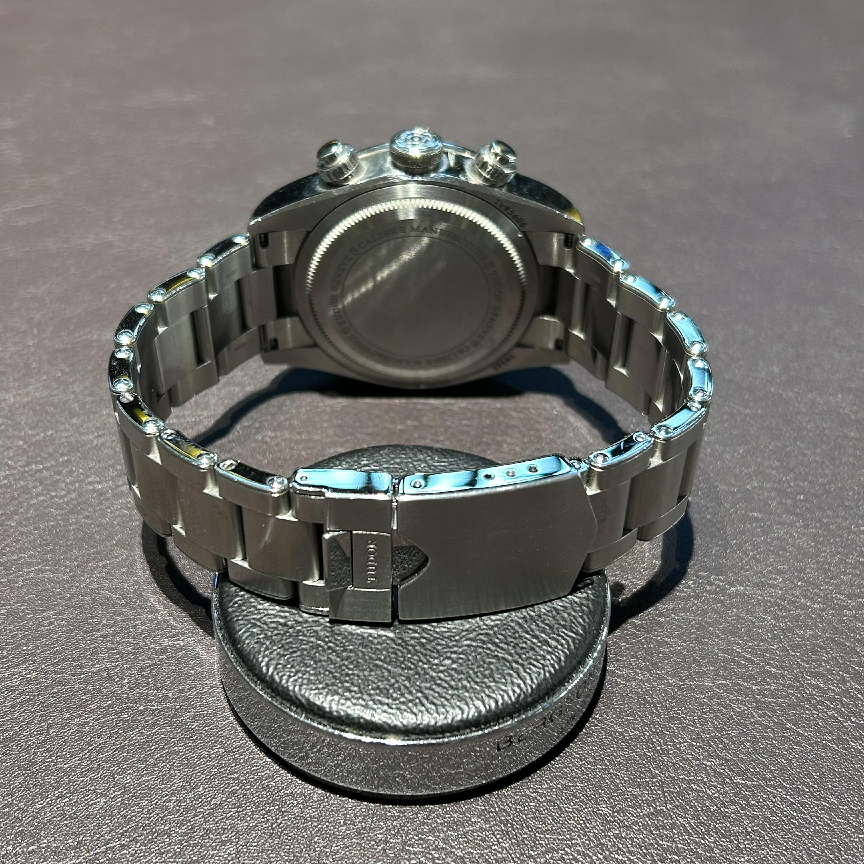 SÅLD 23 februari 2025 för 49.000:- Tudor Black Bay Chrono 41 - 3