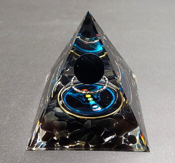 Lotus Orgonit Pyramider med 2 ringar och Klot