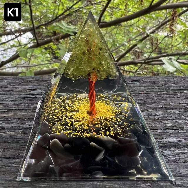 Orgonit Pyramider med  Kristallträd 