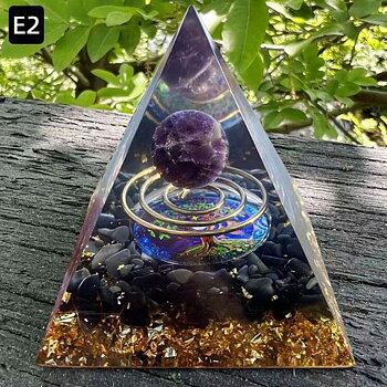 Orgonit Pyramider med Koppar Spiral /Klot