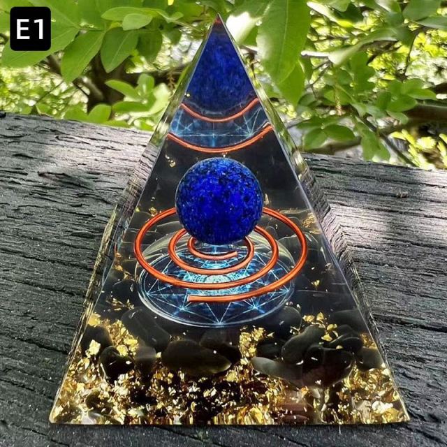 Orgonit Pyramider med Koppar Spiral /Klot