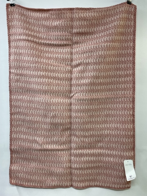 Värmande rosa filt i ekologisk lammull 93x70 cm