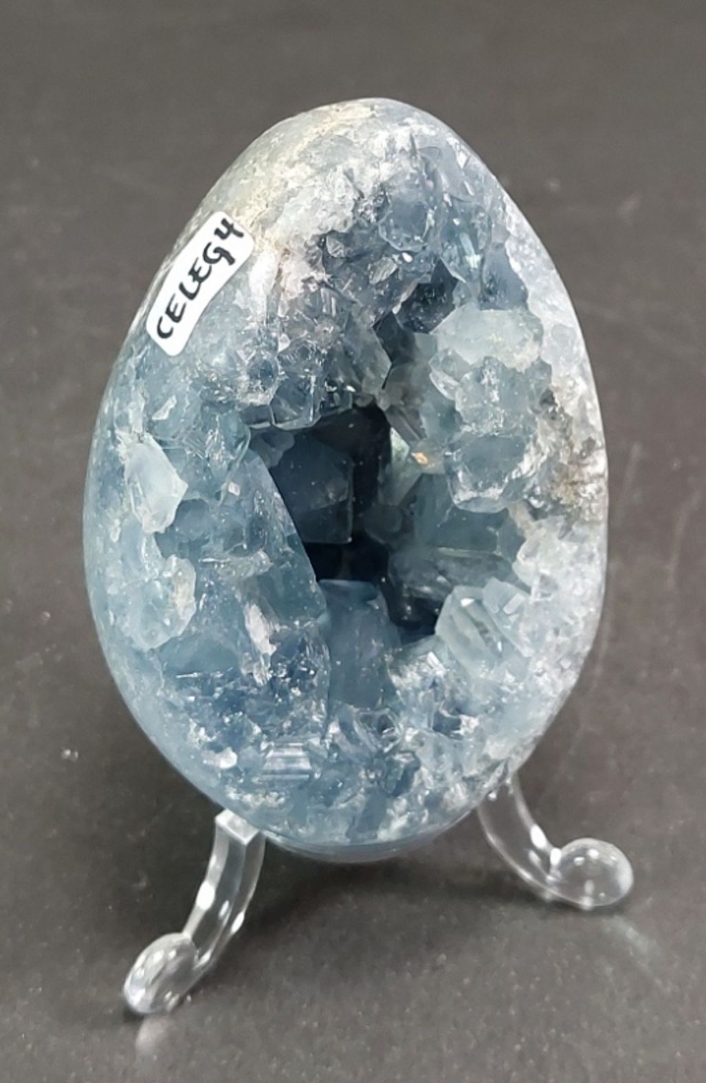 Celestit /Celestin kluster i Ägg Form
