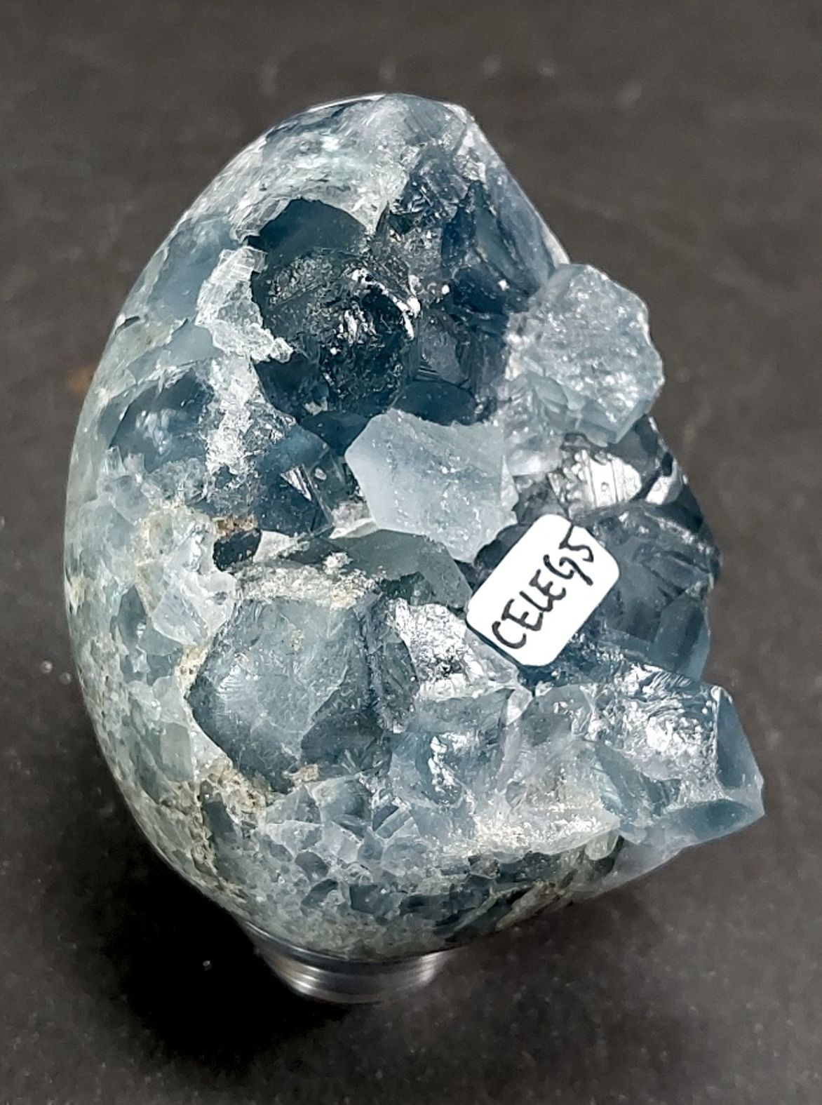 Celestit /Celestin kluster i Ägg Form