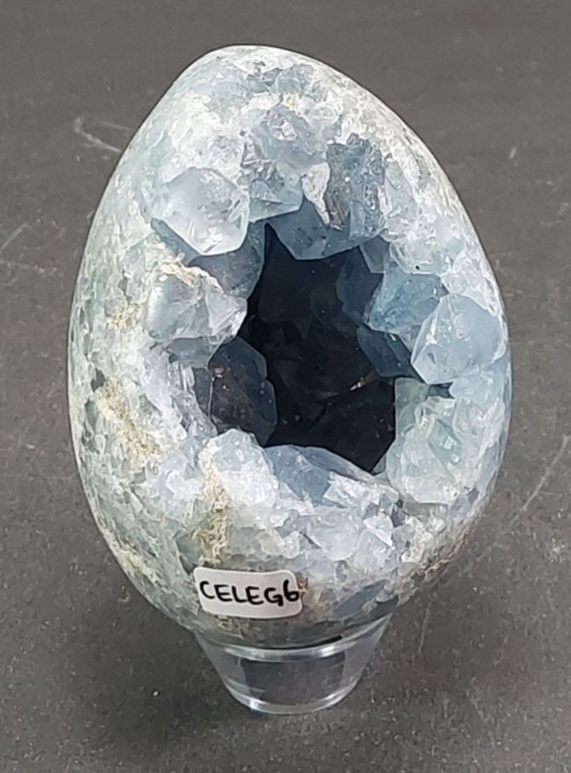 Celestit /Celestin kluster i Ägg Form