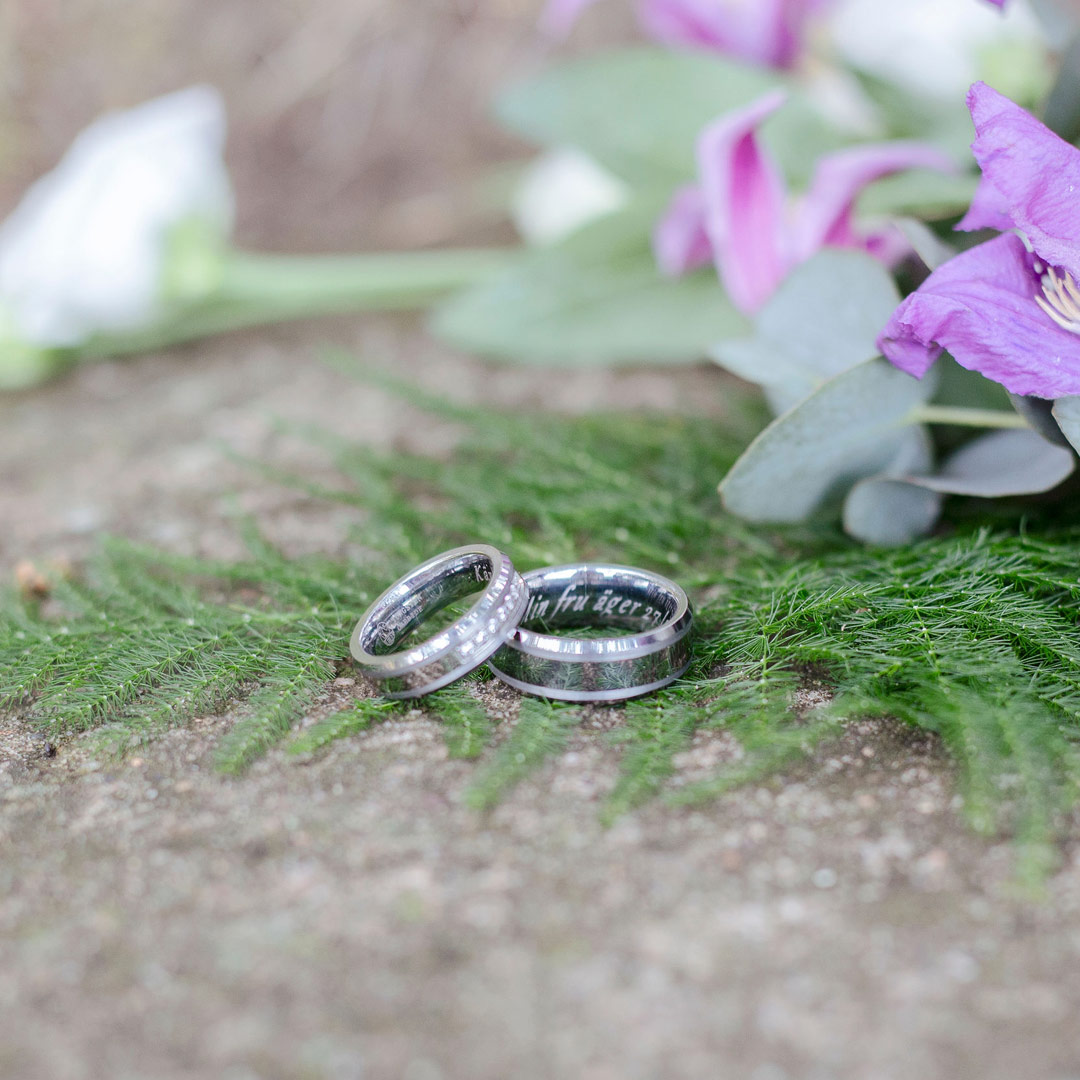 Ring FB2000 Whitestone Tungstensring Titaninlägg 7st. AAA Zircon diamanter mix wedding display engraving