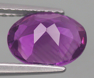 1.94 ct vacker oval formad naturlig obehandlad ametist - 2