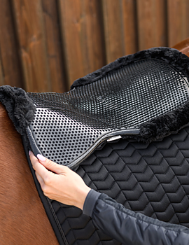 Waldhausen Gel pad with synthetic fur black