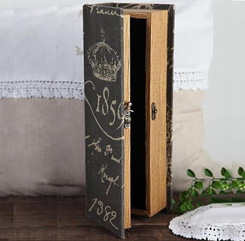 Boklåda bokgömma Vinbox krona gammaldags text shabby chic lantlig stil
