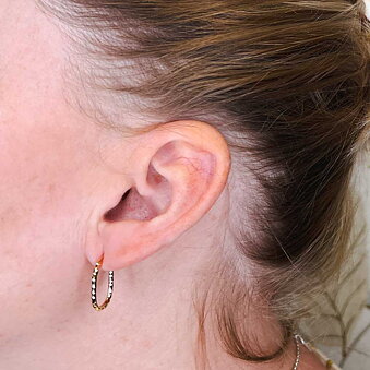 Kultaiset soikeat renkaat