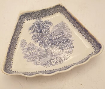 Lace pattern cabaret bowl