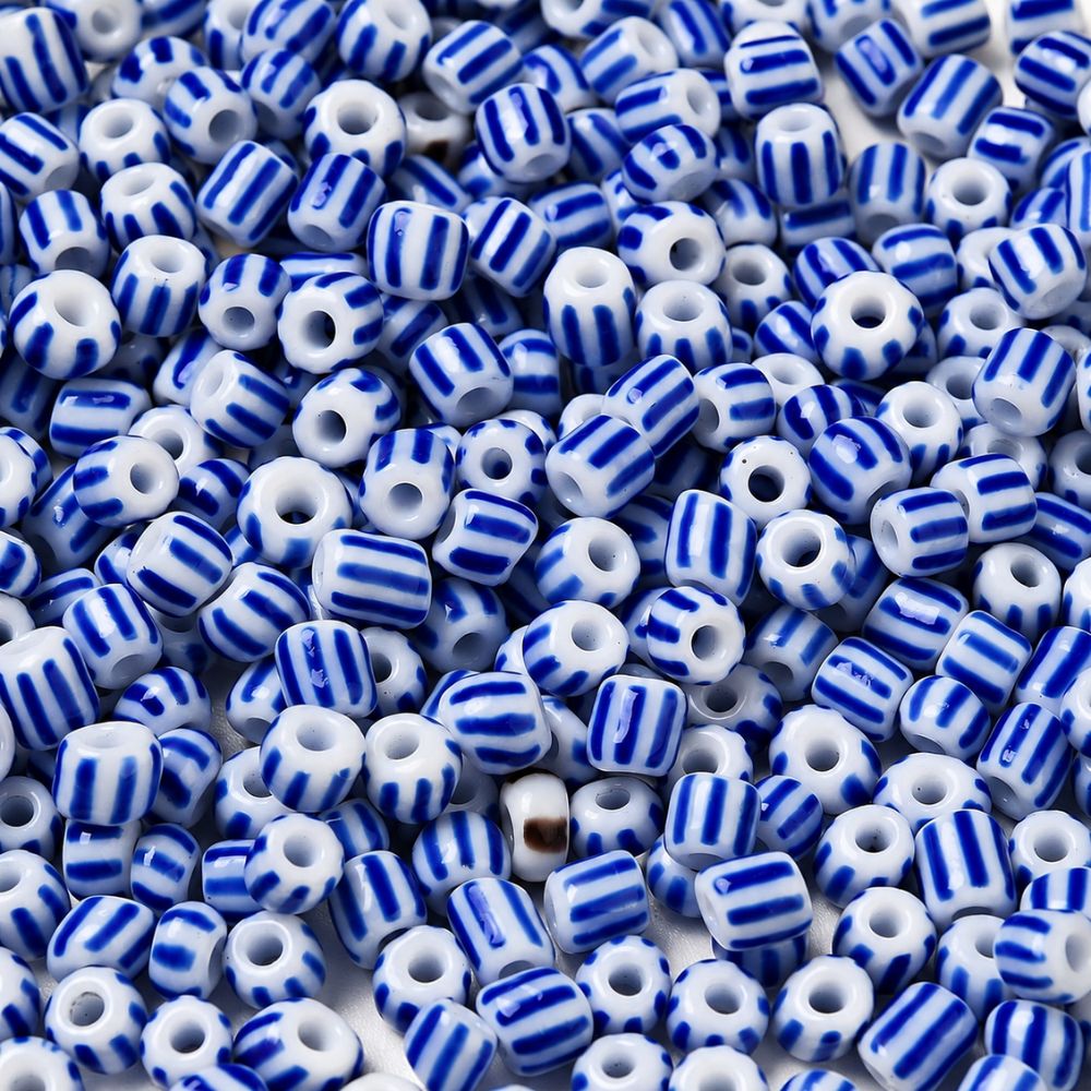 Seed beads 6/0 4 mm blå vit randig 10 g - 2