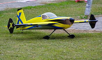 Extreme Flight Slick 580 EXP - Yellow/Blue 1.87m 74 inches