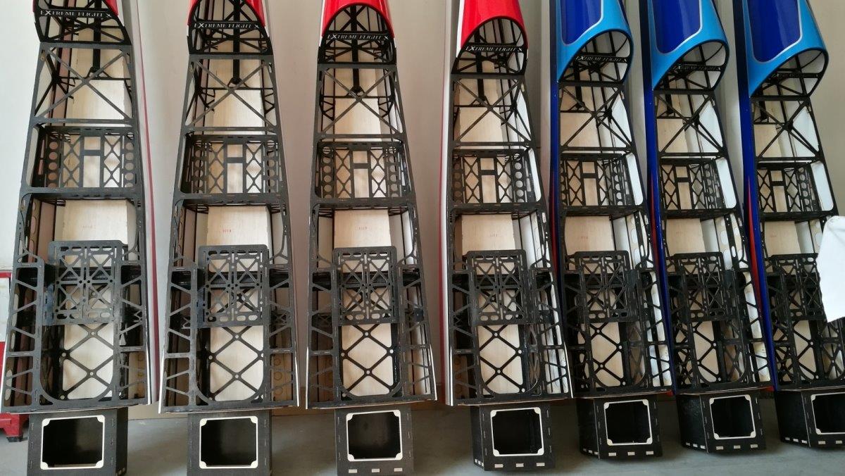 Extreme Flight 104 ´Extra 300 V2 - Red/Black/White 2.64m´ - 4