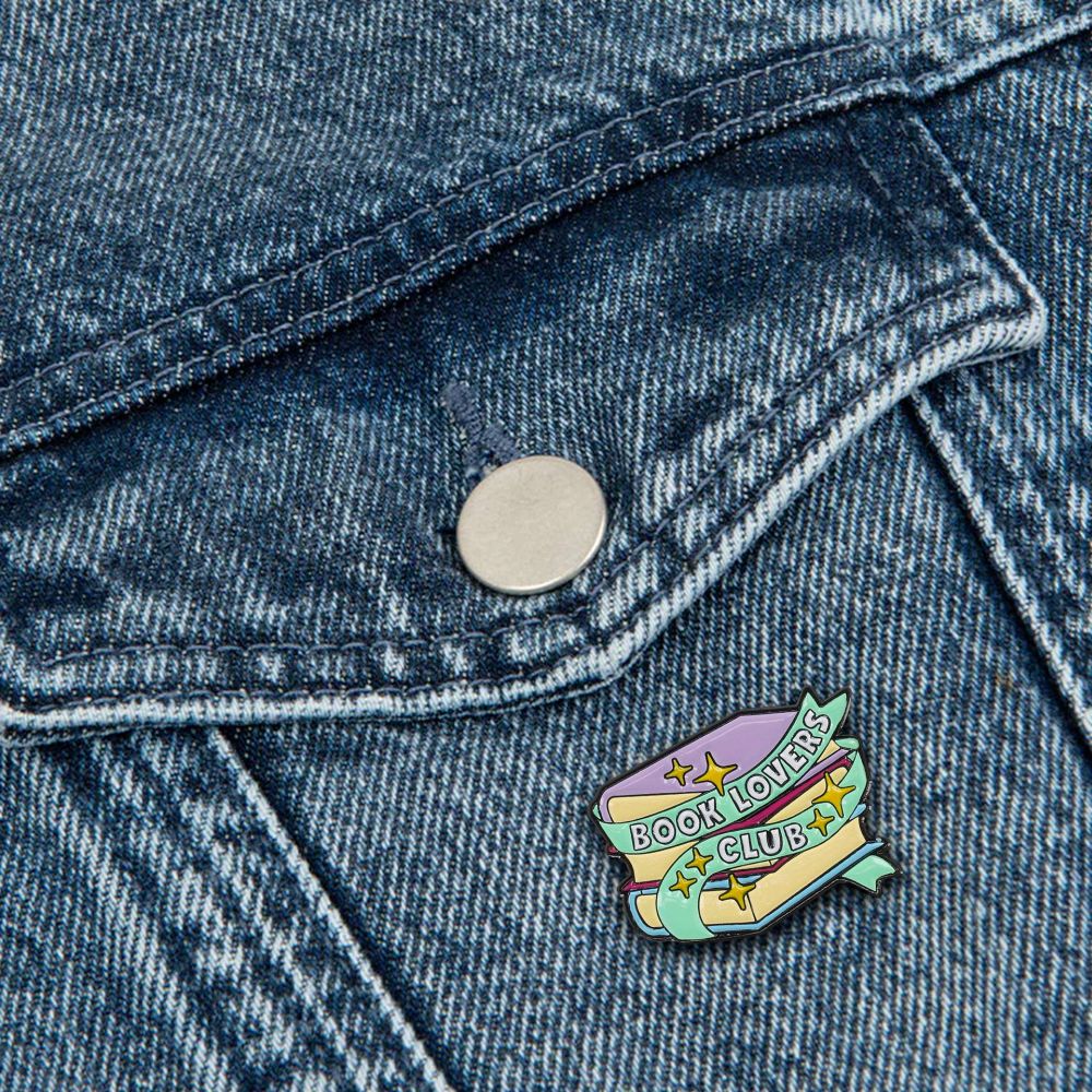 Pin your style! Enamel metal pin (knappenål), Book Lover - 4