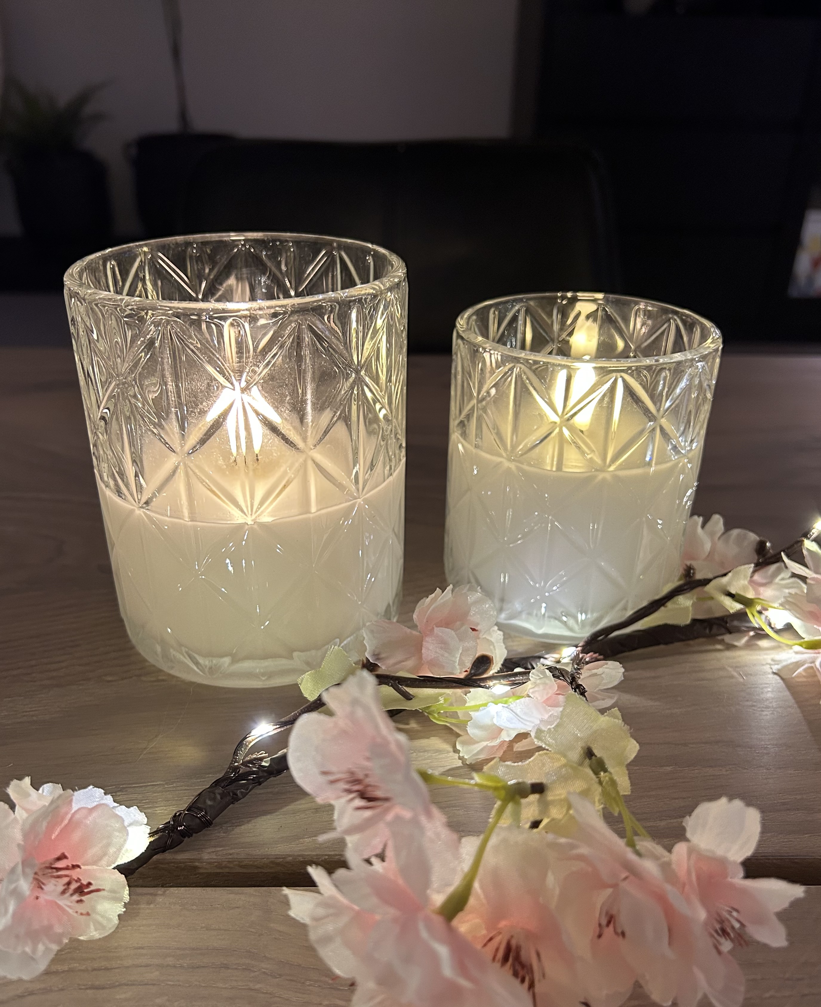 Blockljus i glas med rutmönster 12,5 cm. Batteriljus med timer och LED - 3