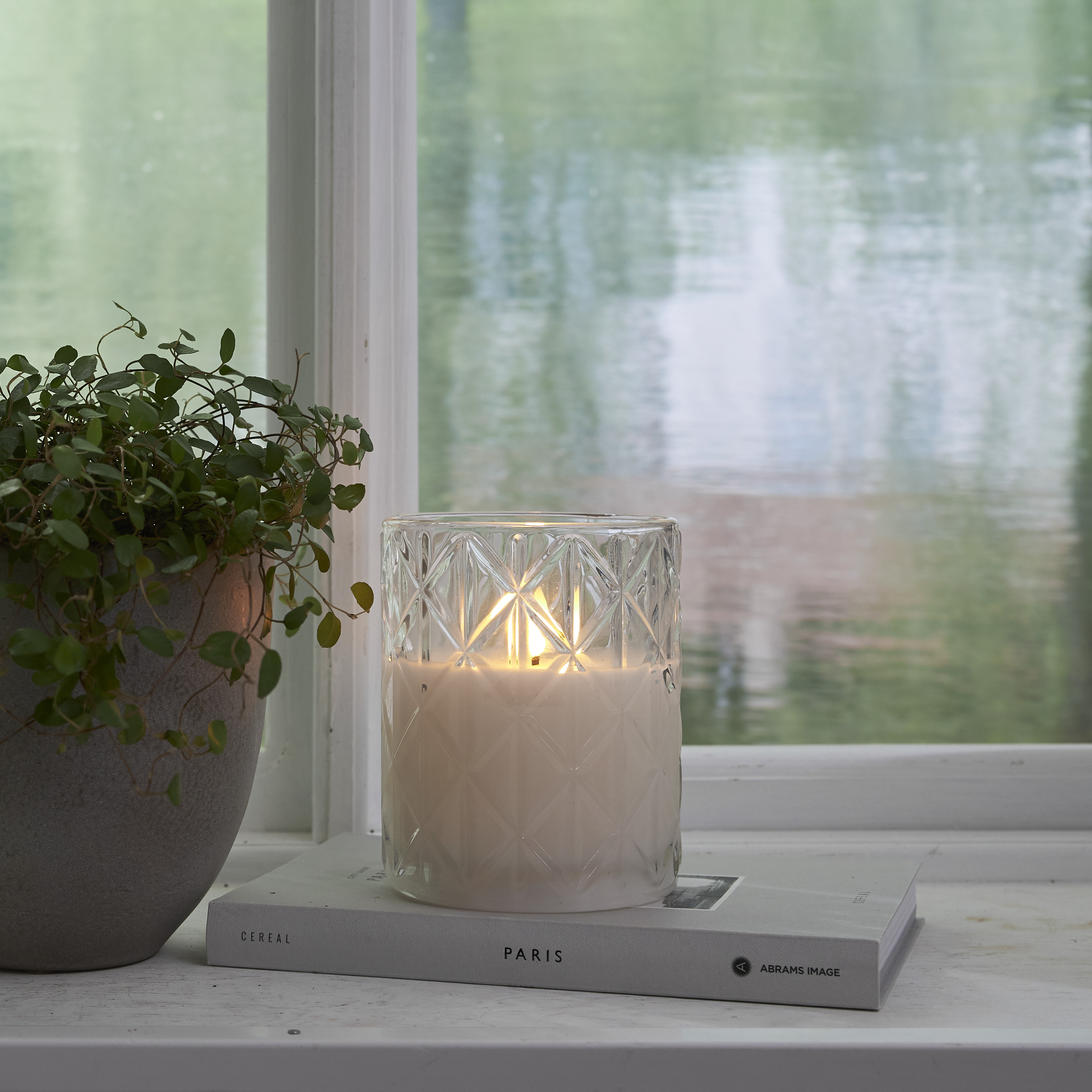 Blockljus i glas med rutmönster 12,5 cm. Batteriljus med timer och LED - 6