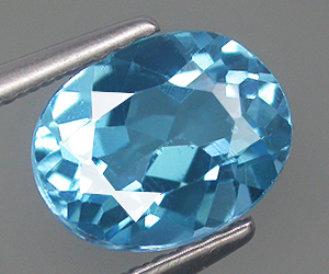 Impresionante piedra preciosa de topacio azul suizo natural de talla ovalada de 1,67 ct - 3