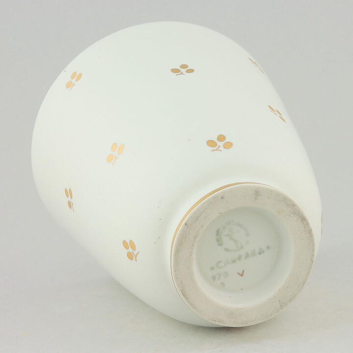 Wilhelm Kåge (Carrara 1934) White Widening Vase with Golden Decor 13 cm