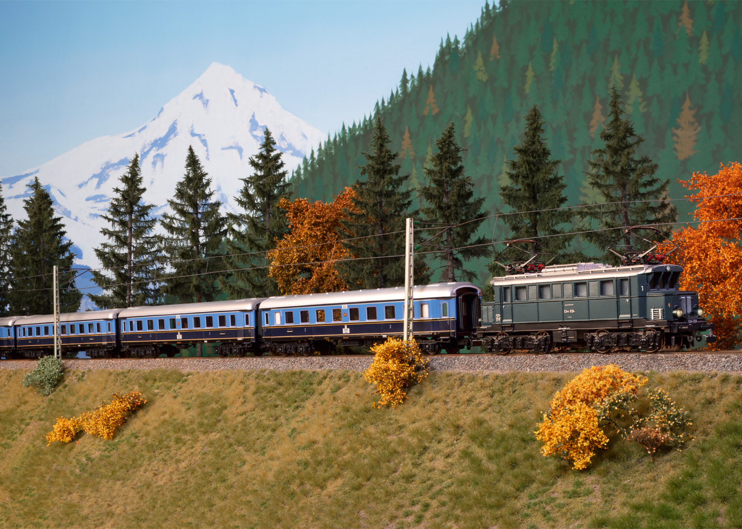Class E 44 Electric Locomotive - 4