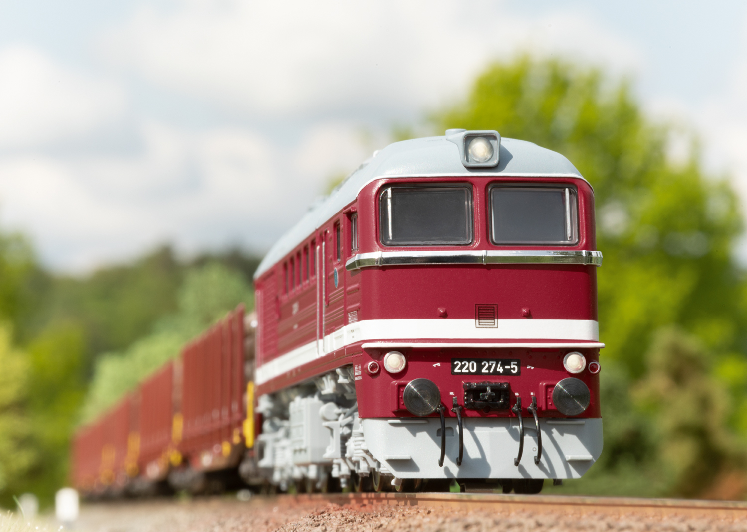 Class 220 Diesel Locomotive - 4