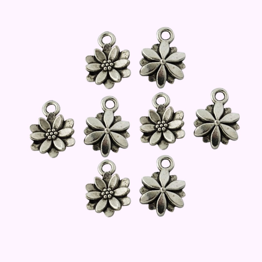 Antiksilverfärgade blomberlocker med upphöjd struktur 14 mm