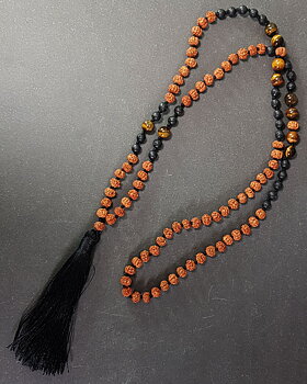 Mala halsband - med Rudraksha, Tigeröga, Lavasten och SvartTofs