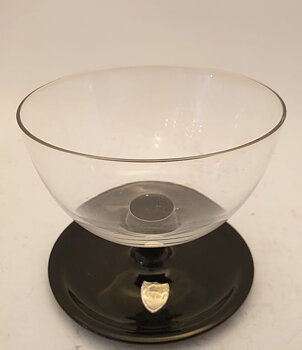 Afors dessert bowl with black base