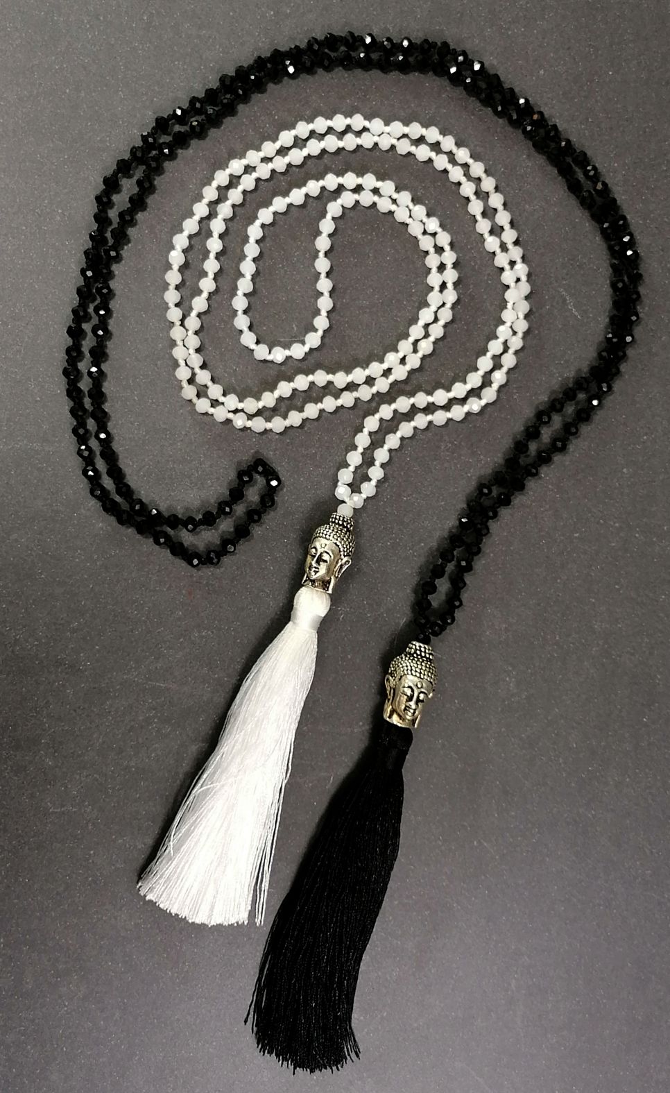 Halsband / Mala - med zirkon pärlor, Buddha och Tofs - 2