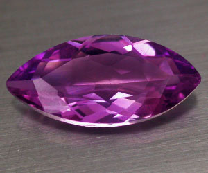 4.45 ct gnistrande vacker navett formad naturlig äkta ametist ädelsten