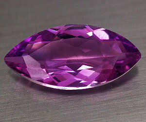 4.45 ct gnistrande vacker navett formad naturlig äkta ametist ädelsten
