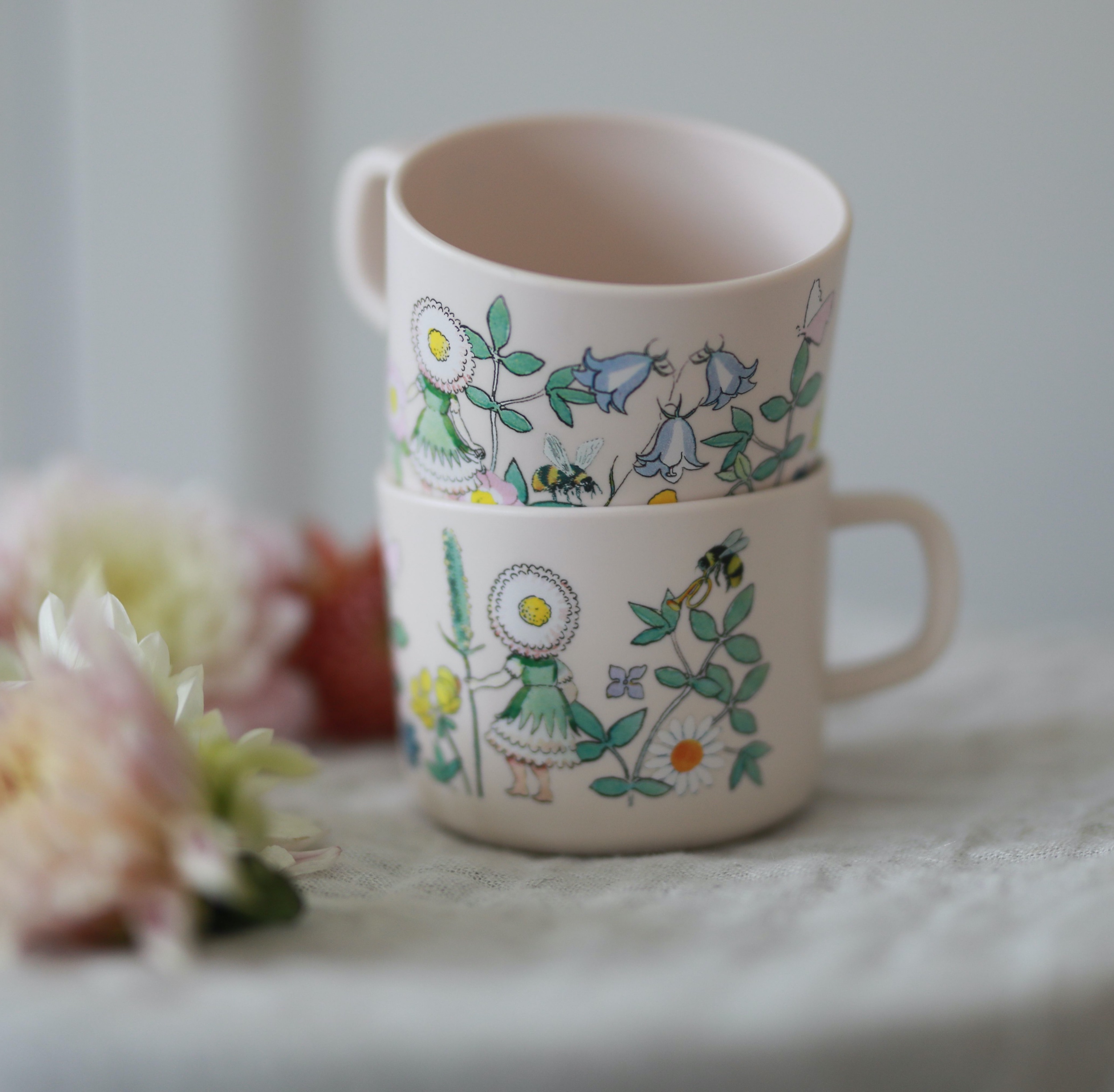 Elsa Beskow Mugg med handtag - Blomsterfesten