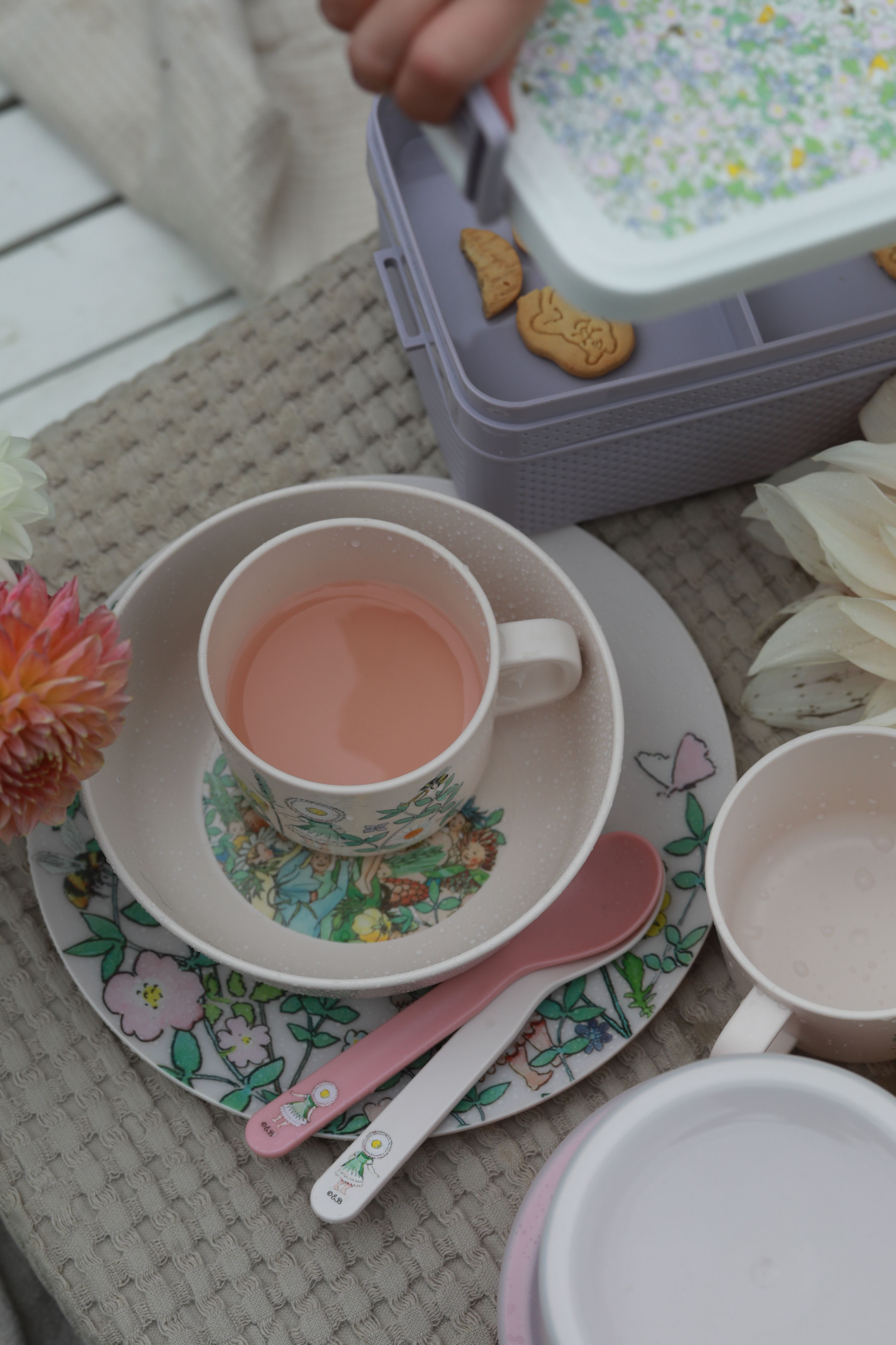 Elsa Beskow Mugg med handtag - Blomsterfesten - 3