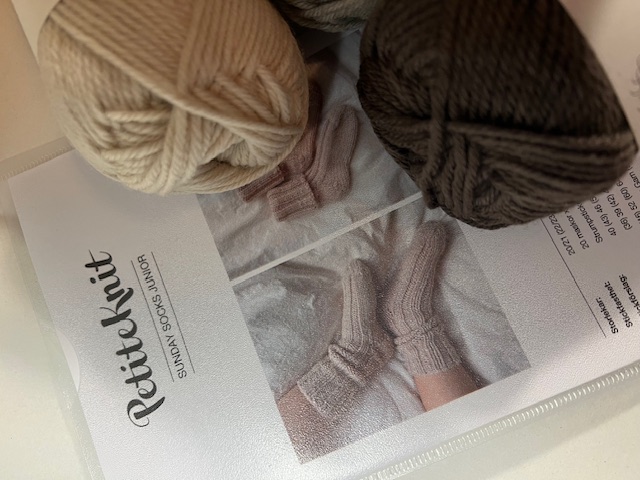 Garn-kit: Sunday socks junior - Garn och PetiteKnit mönster - 6
