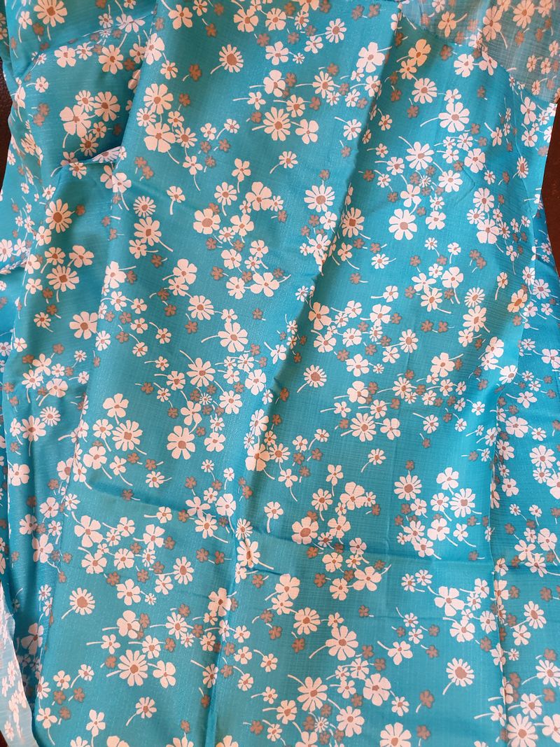 Polyester fabric, white and rose beige flowers on a turquoise background - 2